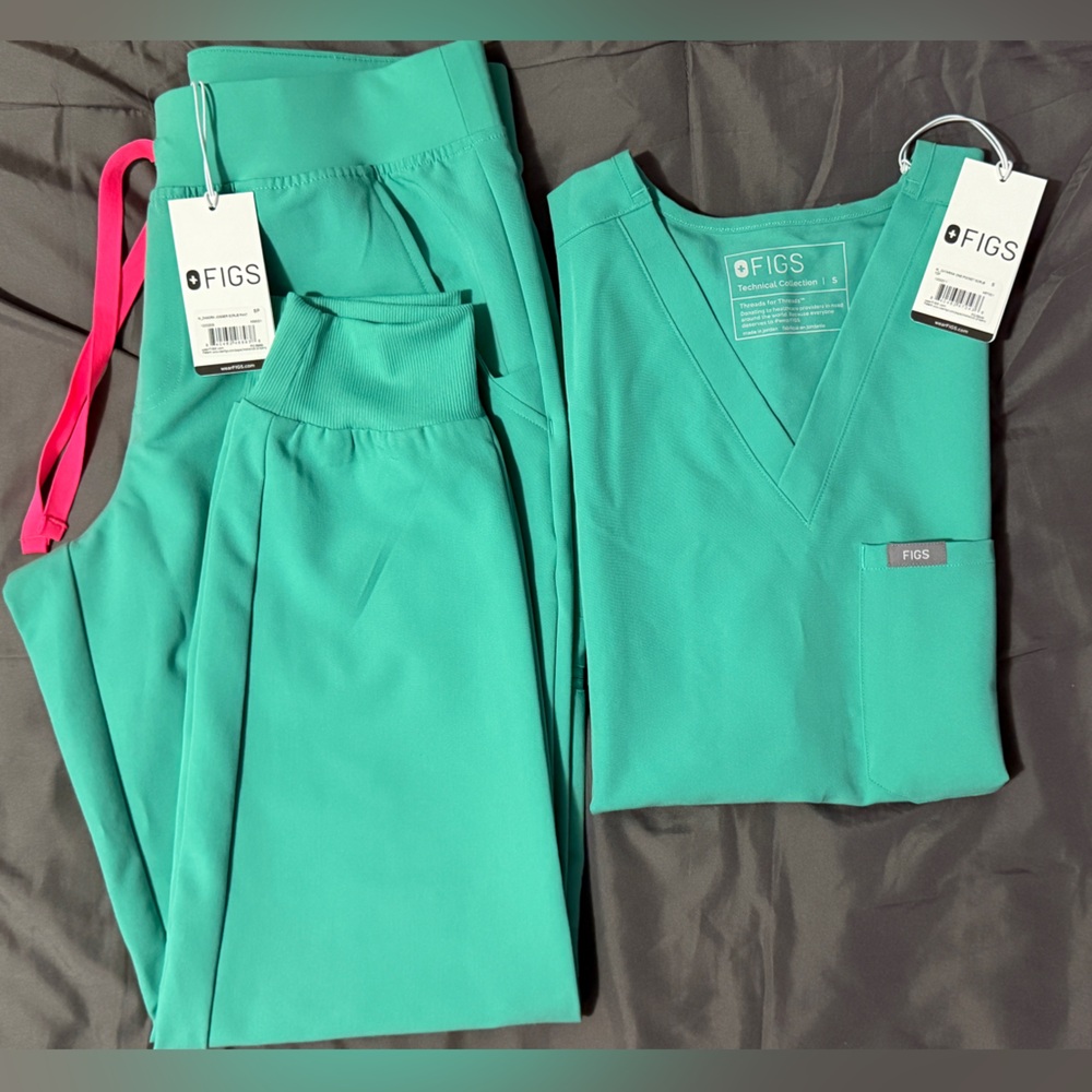 Figs Women's Teal Scrub Top and Pants Set